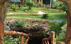 Paraiso Cave & Restaurant & Resort
